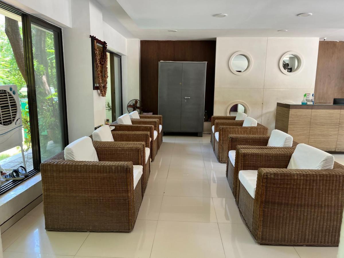 Asr Guesthouse تيروباتي المظهر الخارجي الصورة