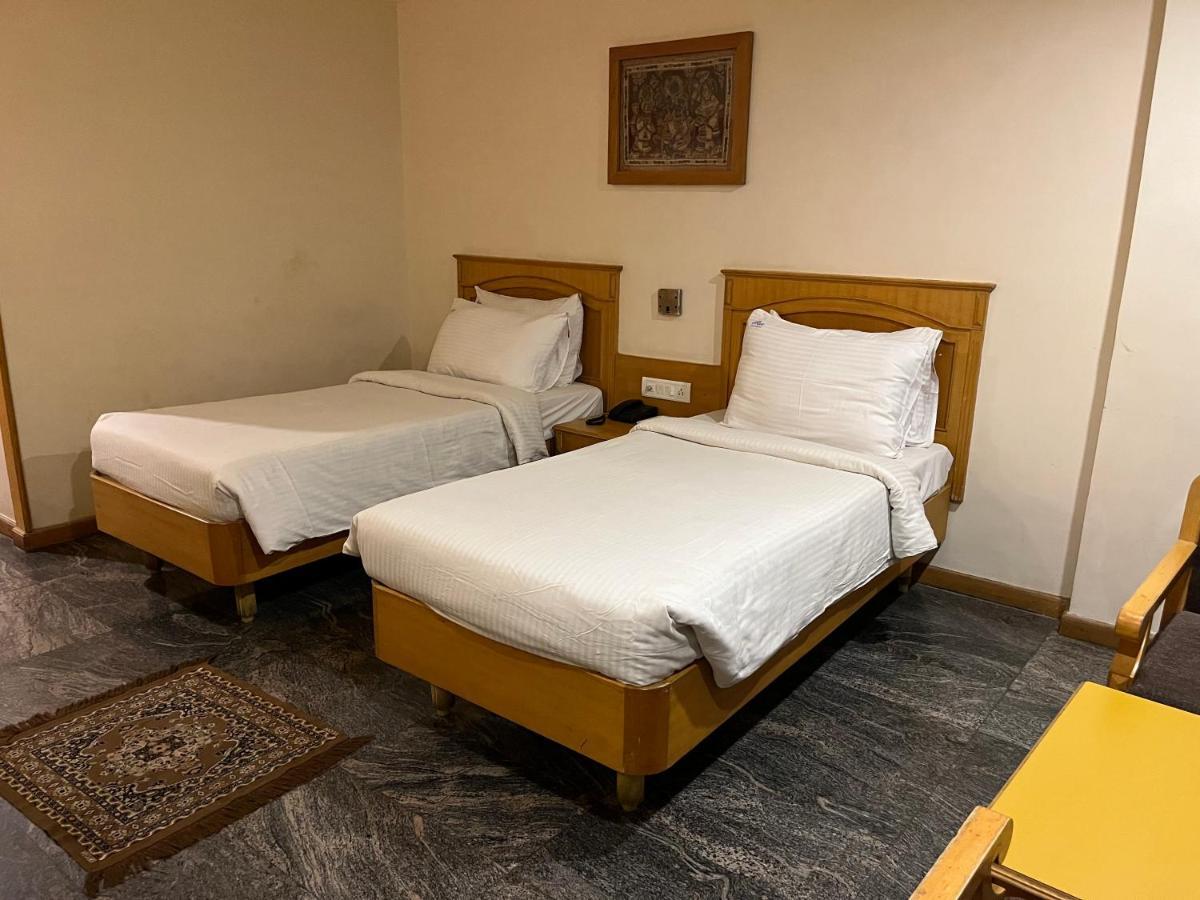 Asr Guesthouse تيروباتي المظهر الخارجي الصورة
